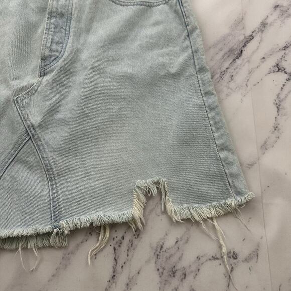We The Free People Going Rogue Denim Mini Skirt Size 29 Light Wash Distressed - Picture 3 of 11
